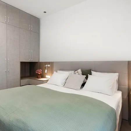 Gabi- New , 5 Min Walk From Diocletian S Palace Διαμέρισμα