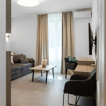 Διαμέρισμα Gabi- New , 5 Min Walk From Diocletian S Palace Σπλιτ