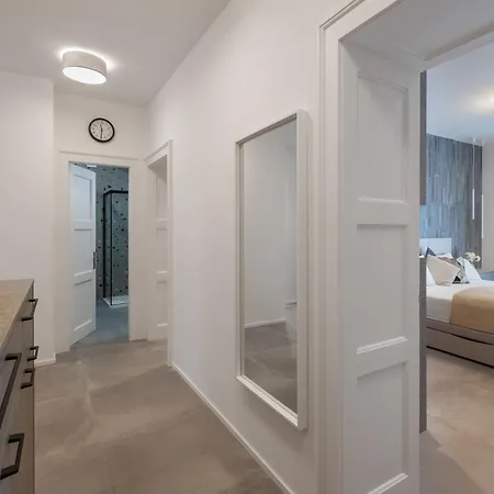 Gabi- New , 5 Min Walk From Diocletian S Palace Appartement Split