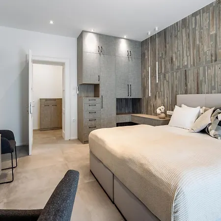 Appartement Gabi- New , 5 Min Walk From Diocletian S Palace