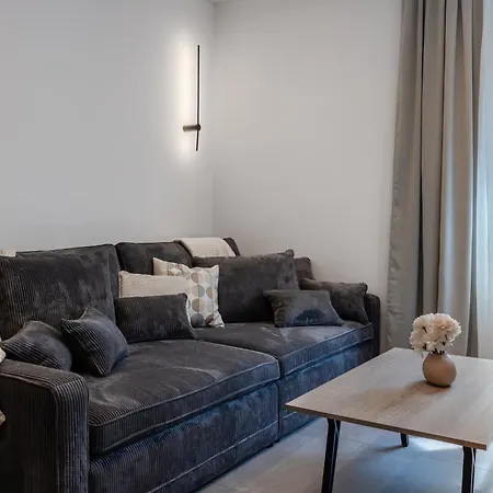 Appartement Gabi- New , 5 Min Walk From Diocletian S Palace