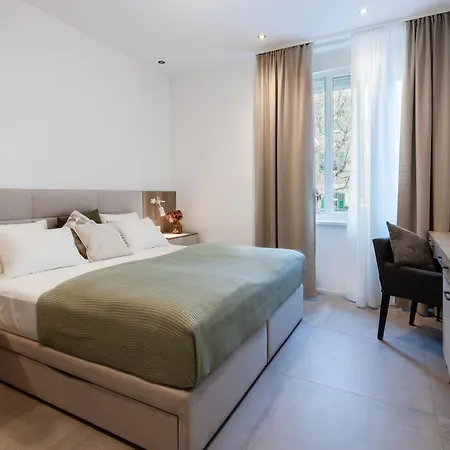 Appartement Gabi- New , 5 Min Walk From Diocletian S Palace *