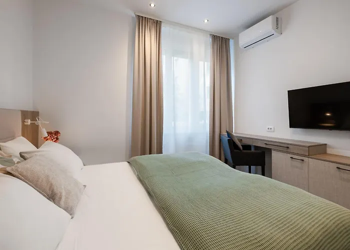 Gabi- New , 5 Min Walk From Diocletian S Palace Апартаменты *