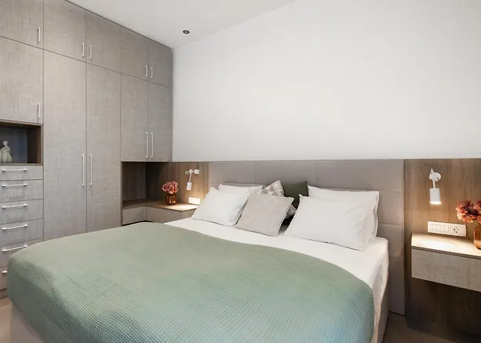 Gabi- New , 5 Min Walk From Diocletian S Palace Апартаменты